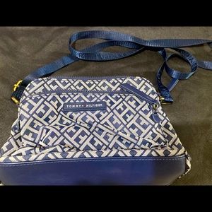 Tommy Hilfiger Crossbody